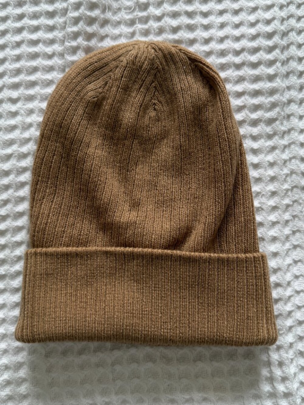 Aritzia Sunday Best Snowflake Ribbed Beanie - Picture 2 of 7